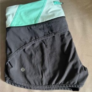 Lululemon Speed Up Shorts 2.5 size 6